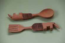 Load image into Gallery viewer, Set of 2 Oso Hormiguero Salad Servers
